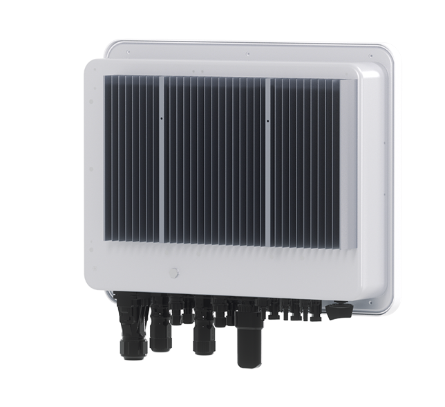 Rückansicht des Solavita einphasigen Hybrid-Wechselrichters mit robusten Kühlrippen und verschiedenen Anschlüssen, optimiert für die Integration von Solarenergiespeichern im Heimbereich. Kompatibel mit einem 5,12-kW-Batteriepaket wurde dieser Hybrid-Wechselrichter für ein effizientes Energiemanagement im Wohnbereich entwickelt.