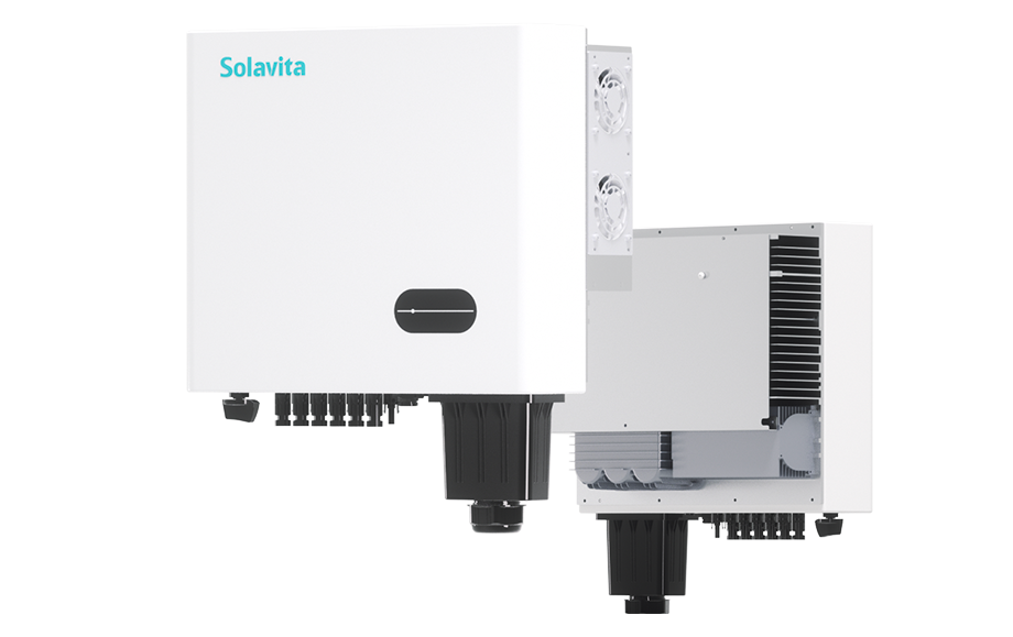 Der weiße Solavita Wechselrichter überzeugt durch sein kompaktes Design an Vorder- und Rückseite, mit Frontdisplay und mehreren Anschlüssen an der Unterseite, konzipiert für effizientes Energiemanagement und kompatibel mit Solavita Cloud zur Fernüberwachung