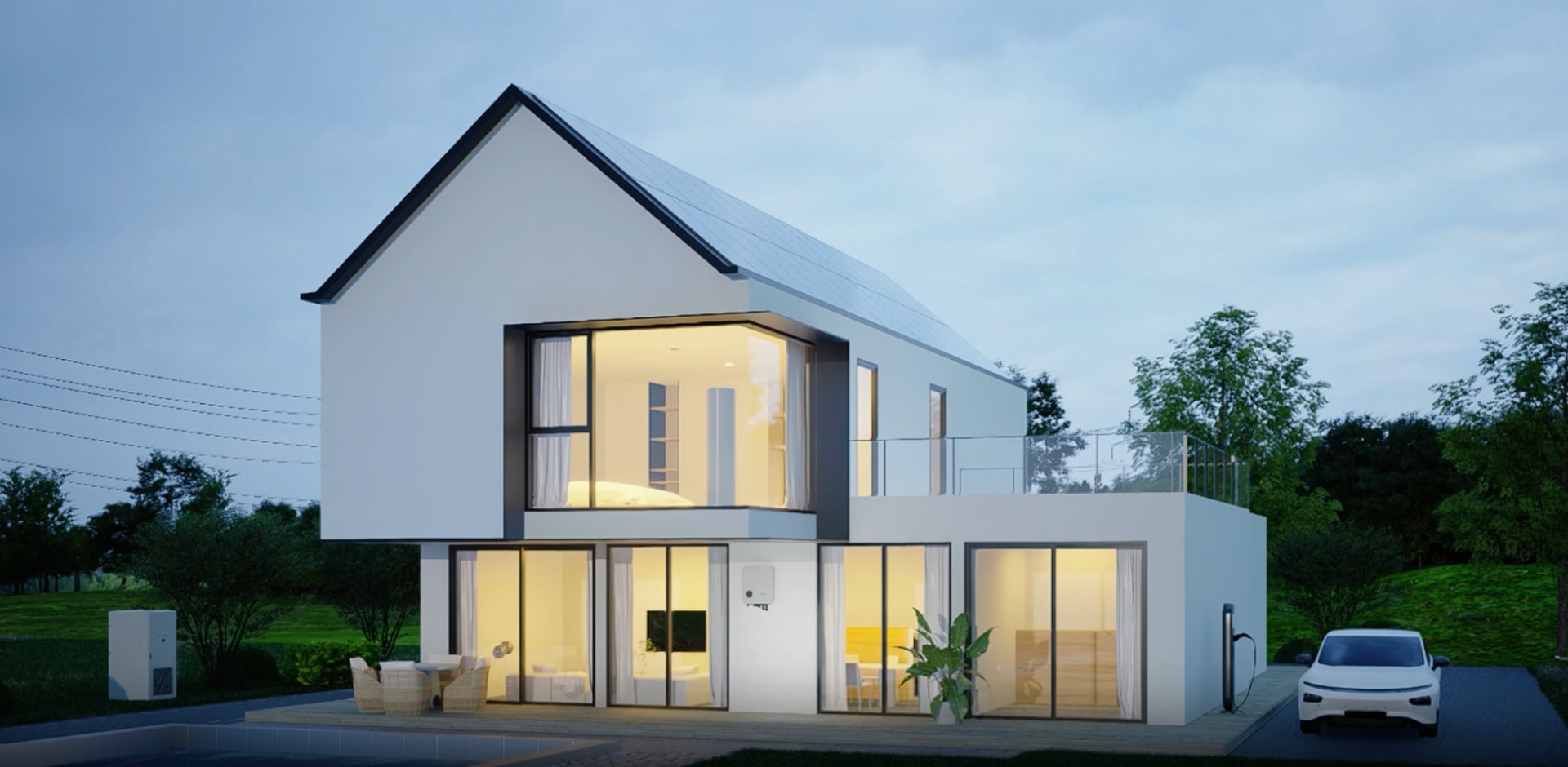 Ein modernes zweigeschossiges Haus mit großen Fenstern und minimalistischer Architektur, ergänzt durch einen umweltfreundlichen Solavita-Netzwechselrichter. Die weiße Fassade mit dunkelgrauen Akzenten wird von üppigem Grün umgeben.